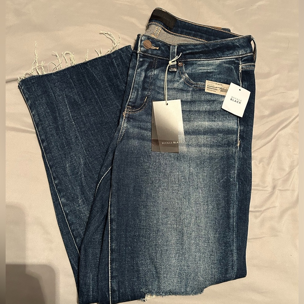 Buckle Black cropped straight jeans